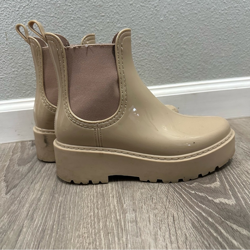 Steve Madden Women's Beige Chelsea Boots